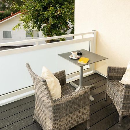 Hotel Tiek Superior Мепен Екстериор снимка