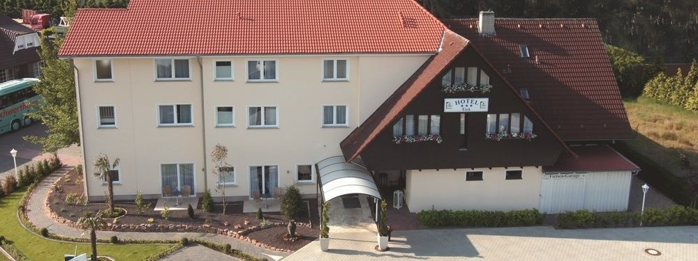 Hotel Tiek Superior Мепен Екстериор снимка