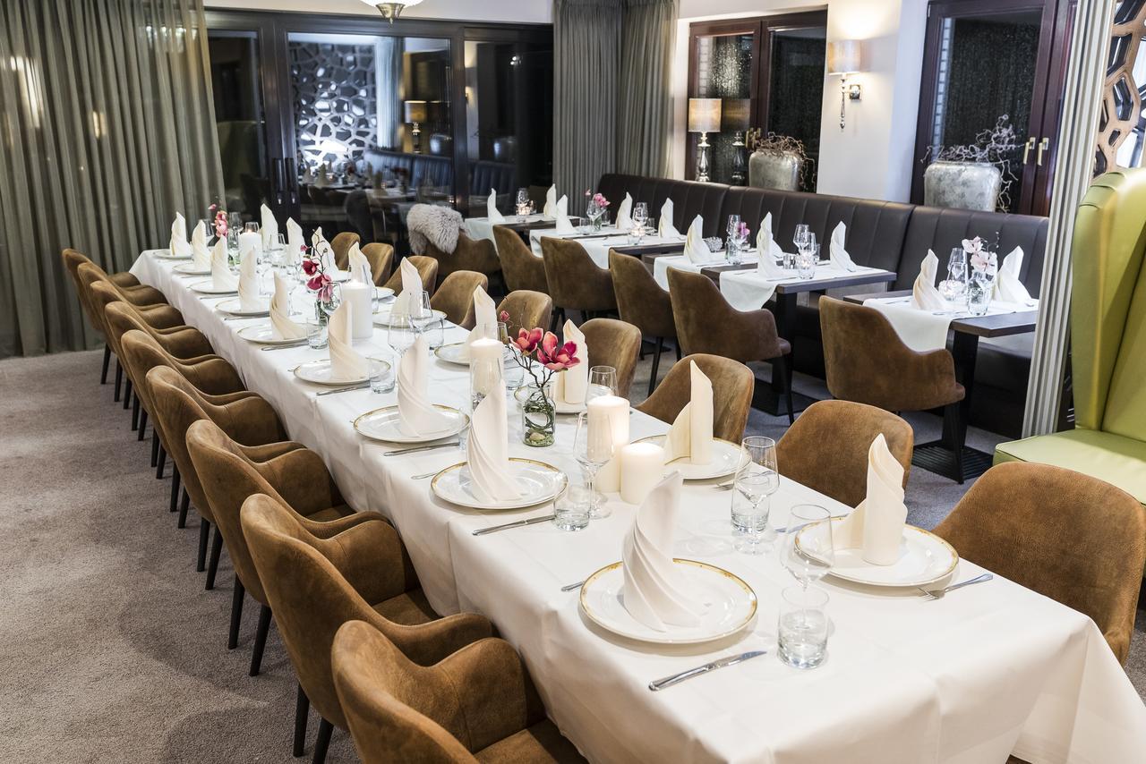 Hotel Tiek Superior Мепен Екстериор снимка