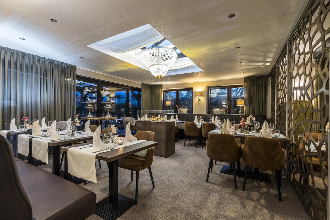 Hotel Tiek Superior Мепен Екстериор снимка